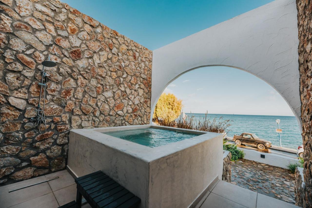 Delfini Beach Hotel & Suites Archangelos  Exteriör bild